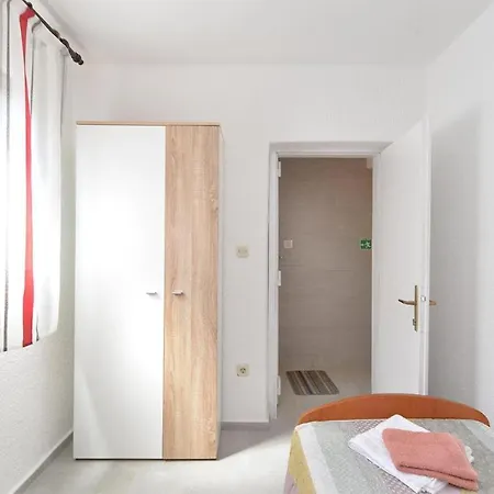 Apartamento Welcoming With Garden