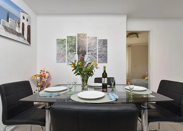 Apartamento Welcoming With Garden