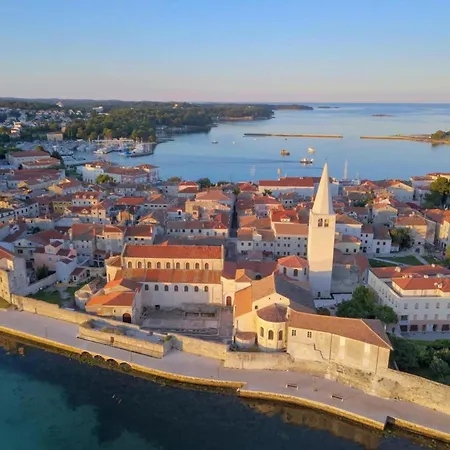 Apartamento Welcoming With Garden Poreč