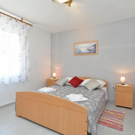 Welcoming With Garden Appartement Poreč