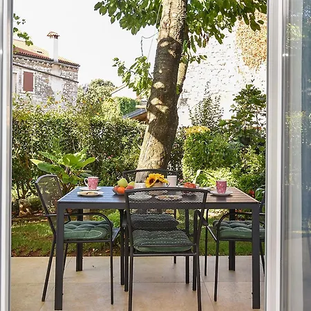 Apartamento Welcoming With Garden *