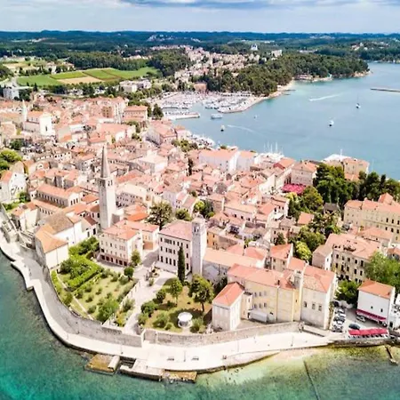 Welcoming With Garden * Poreč