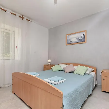 Welcoming With Garden Porec