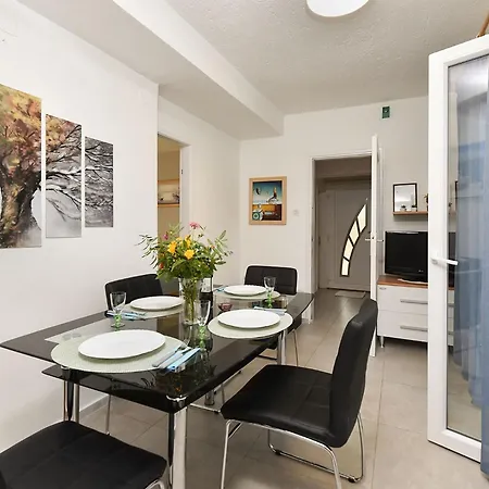 Apartment Welcoming With Garden Porec