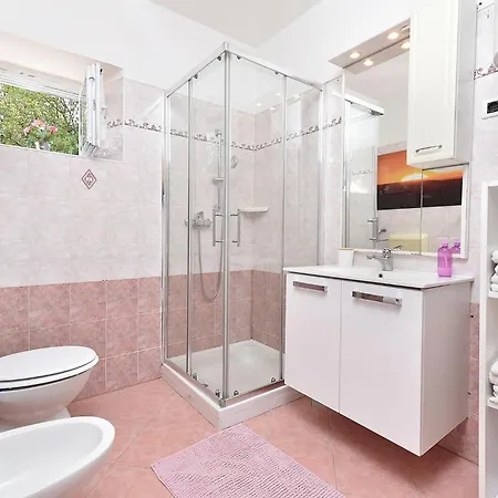 Apartment Welcoming With Garden Porec